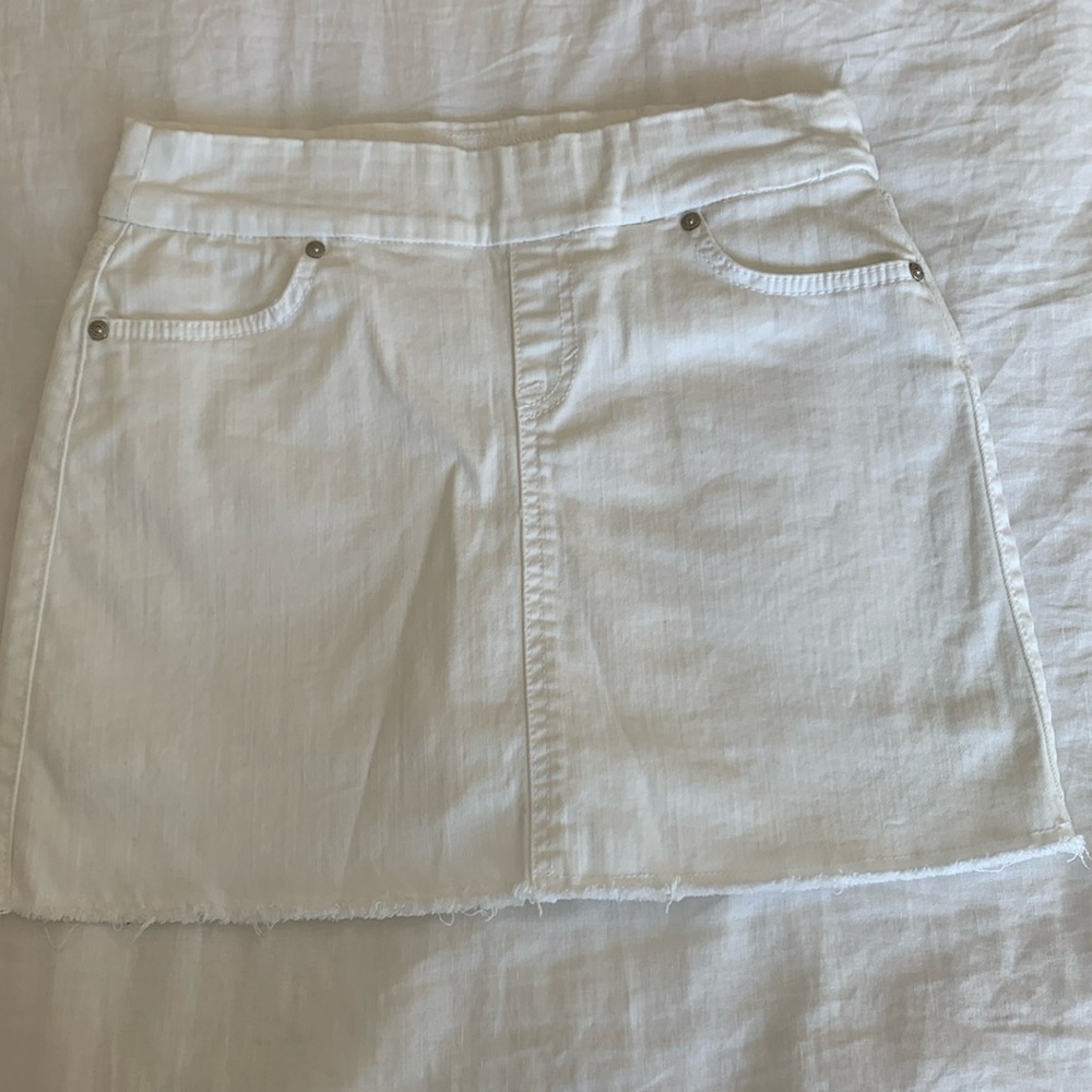 White skort in excellent condition